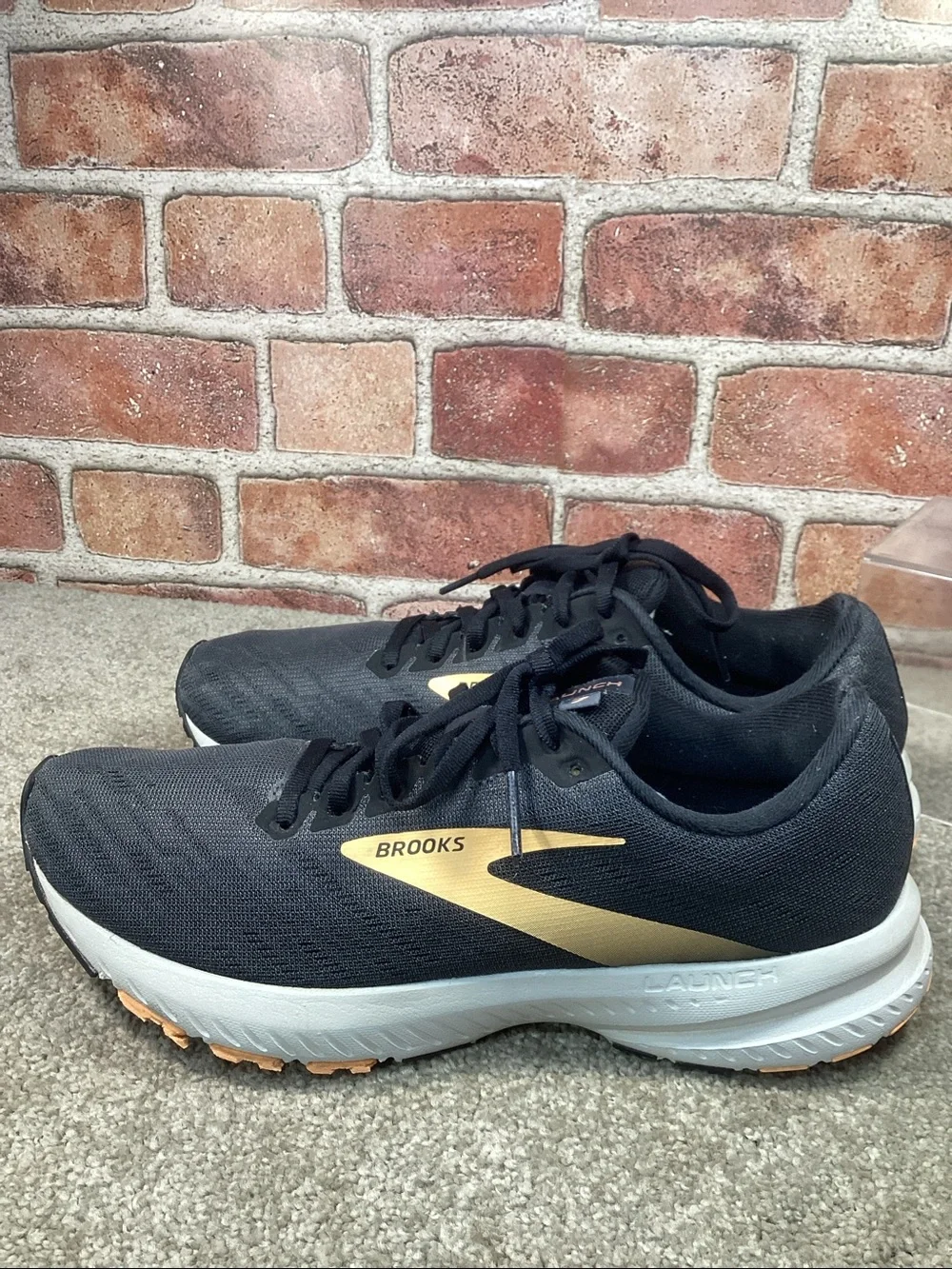 Brooks launch lightweight